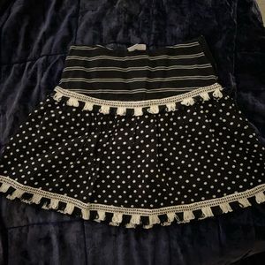 Black and white patterned flowy skirt